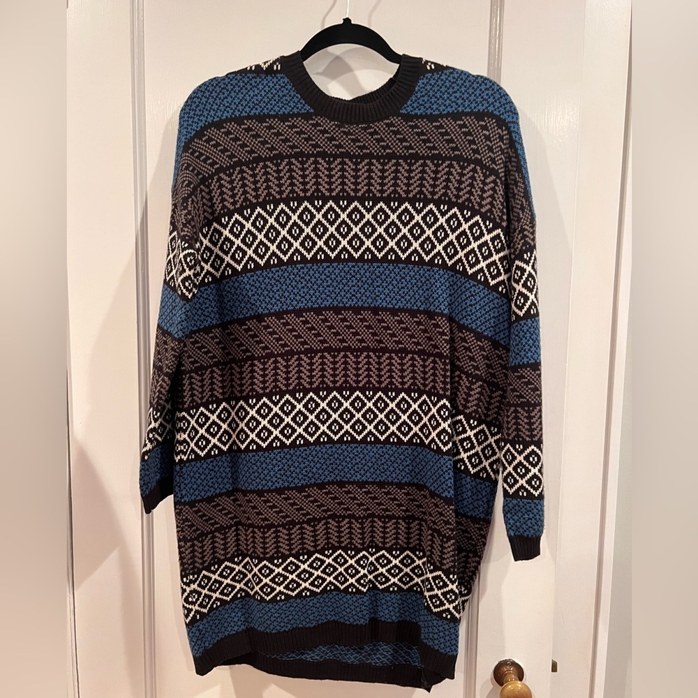 Element Small Sweater Dress. Black/Blue winter print.